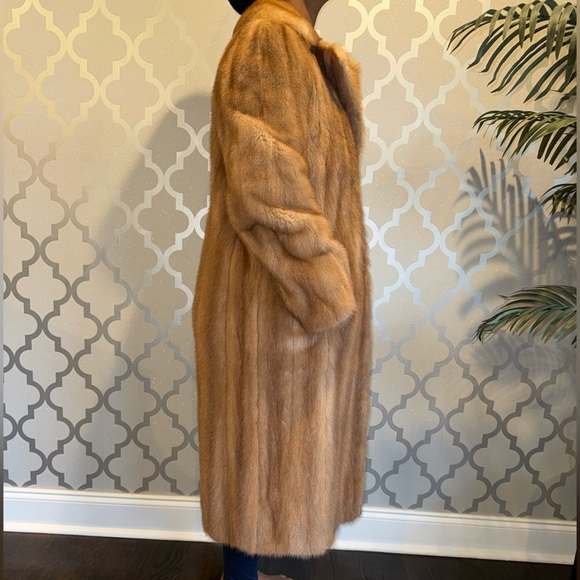 VINTAGE BROWN/TAN MINK FUR COAT-42” - Picture 6 of 16